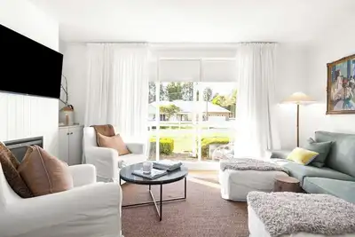 Image de This house is a 3 bedroom(s), 1. 5 bathrooms, located in Robertson, Nsw.