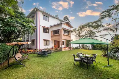 Image de Stayvista at Treetops & Tea Trails - 5br w/ Gazebo