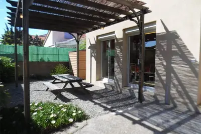 Image de Appartement 2p avec jardin, terrasse et parking - 400m de la plage et du centre-ville