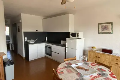 Image de Deux-pièces avec balcon, Bbq et parking près de la plage