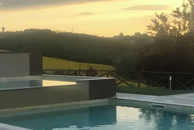 Image de Renovated farmhouse beautiful whirlpool pool children's pool Umbria