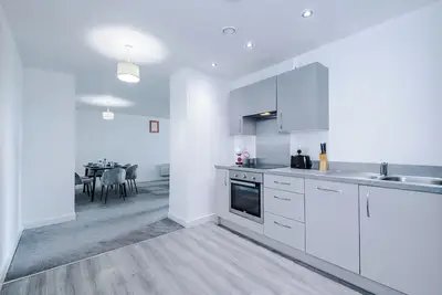 Image de Cosy Extra Large 2 Bedroom Large Apartment- Urban Stays