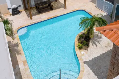 Image de 5 min from Beach * Pool * Outdoor Shower