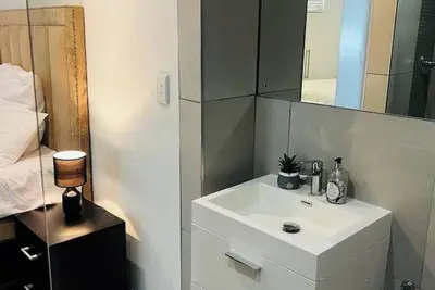 Image de Urban Retreat With a View