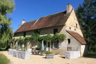 Image de Les Ruellés, ancienne ferme rénovée 5pl campagne Sancerroise