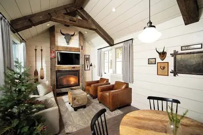 Image de Camp Cabin With Private Bedroom