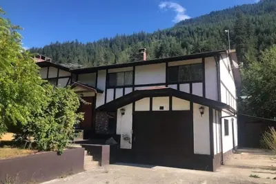 Image de Cheerful 4 bedroom cottage in the Fraser Canyon