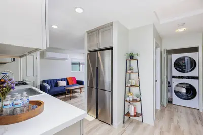 Image de Cozy and Quiet Front House