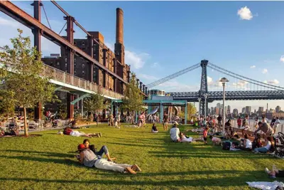 Gem. Williamsburg 2 bedroom. 1 stop to Manhattan.