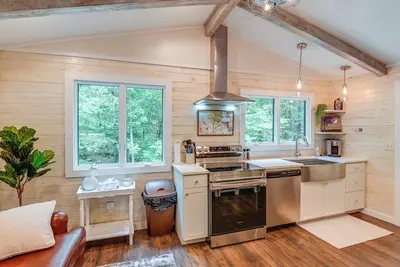 Image de Cozy Tennessee Retreat w/ Patio & Charcoal Grill!