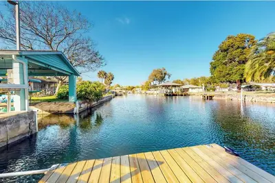 Image de Experience Manatee Magic: Your Cozy Retreat Awaits!