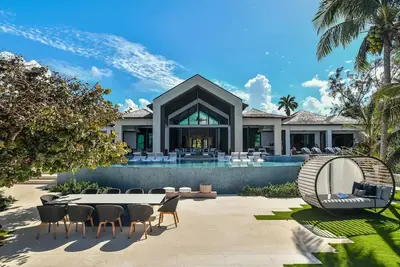 Image de Ocean's 8 Villa