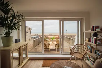 Image de The beach box  -  a houses  that sleeps 6 guests  in 3 bedrooms