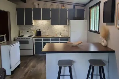 Image de Lac Du Bonnet Cottage For Rent - Newly Renovated! ! !