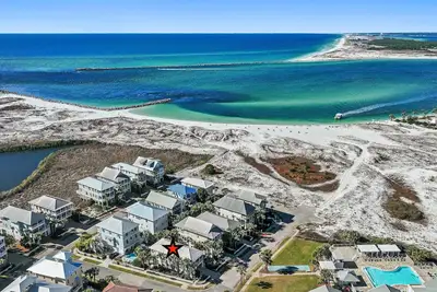 Image de Salty Breeze Cottage 3 min walk to Beach with Beach Services