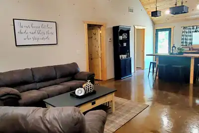 Image de 3 blocks to Cabins At Stockton Lake & Venue At Stockton Lake.