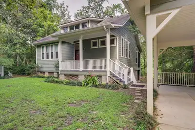 Image de Waterfront Loranger Cottage: Hot Tub, Deck & Grill