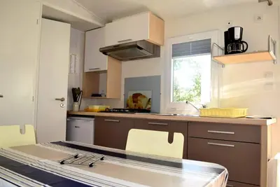Image de Mobil Home Confort Climatisé - 21m² / Genévrier, Mûrier et Pin d'Alep 4 personnes