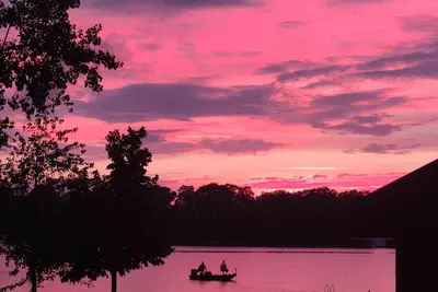 Image de Relax at Lake house retreat in Lawton, Michigan.