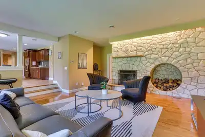 Image de Warwick Vacation Rental w/ Private Yard & Fire Pit