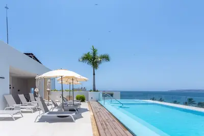 Image de Pavilion 2br, Rooftop Infinity Pool & Jacuzzi with Amazing views of the ocean.