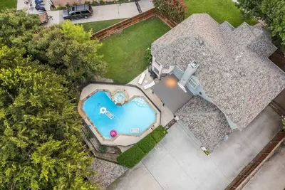Image de Heated Pool|Hot Tub|Sleeps 16|Putting Green!
