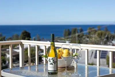 Image de Large house with beautiful views  in great location