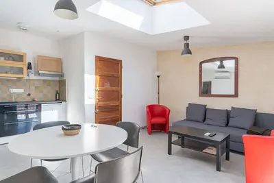 Image de vaste appart de 45 m2 climatisé - 3 pièces dont alcôve - n4