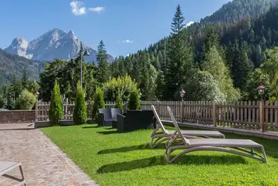 Image de Appartement \"Villa Lory 6\" avec vue sur la montagne, jardin partagé et Wi-Fi