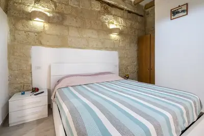 Appartement 'Dimora Donna Lucrezia' avec balcon et climatisation