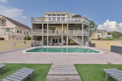 Image de 1557 - Westover Sunset, Montery Shores Soundfront Home!