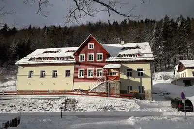 Image de Joli appartement pour 7 personnes avec bain à remous, Wifi et Tv