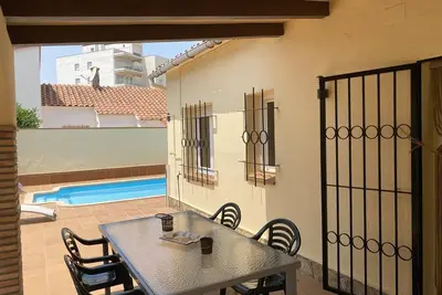 Image de Maison familiale confortable avec piscine privée