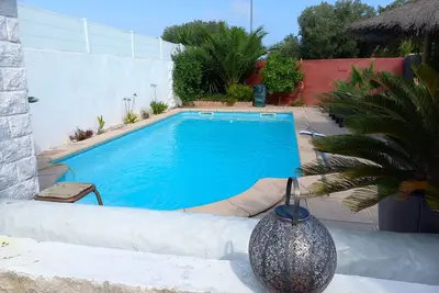Image de Maison agréable avec piscine privée à 10 minutes de la plage