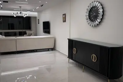 Image de Luxury waterfront 3 bedroom apartment with Ac, WiFi in Beirut - Jnah.