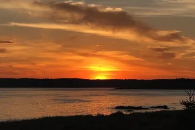 Image de Beautiful Maine coastal home w/ hot tub and gourmet kitchen! Right on the water!