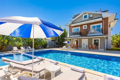 Image de Villa Mazoya - Sept Chambres Villa, Couchages 14