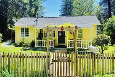 Image de Charming garden cottage near downtown Nevada City