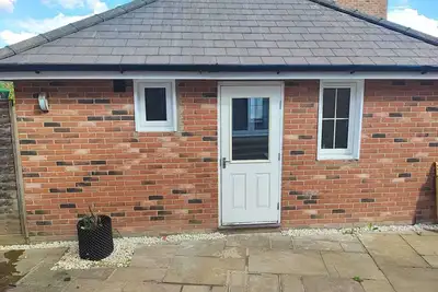 Image de Guest House is Located in Andover. Suitable for Singles / Couples