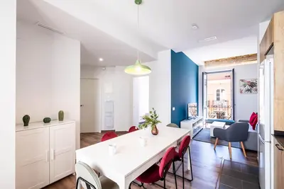 Image de Spacious Apartment with City View