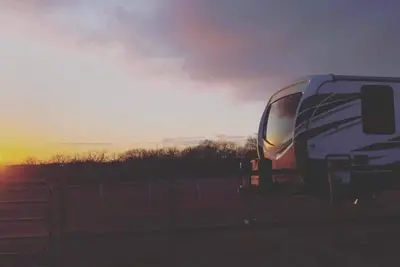 Image de Luxury Bunkhouse Rv on the farm