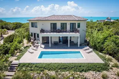 Image de Villa Romano Waterfront Sanctuary