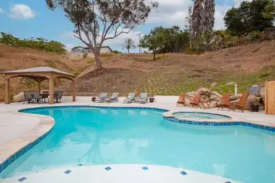Fallbrook's Finest Hideaway Casa - Pool, Game Rm
