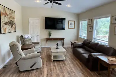 Image de Mountain Retreat - enjoy the quiet, only 15 min to Asv