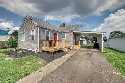Image de Deck & Patio: Inviting Abode in Natrona Heights!
