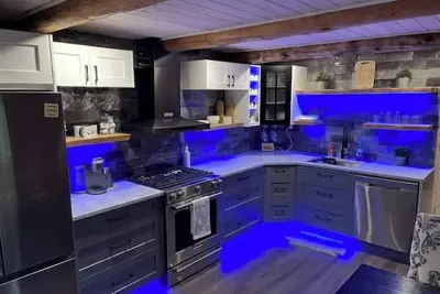 Image de Bigfoot Bungalow Wi-fi, King bed, Generator