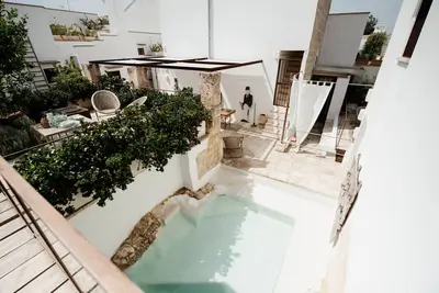 Image de Court 14. 15 - Apt The Ring with terrace and pool