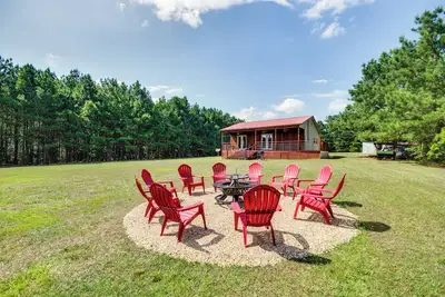 Image de Cozy Summit Cabin w/ Hiking Trails & Fishing Pond!