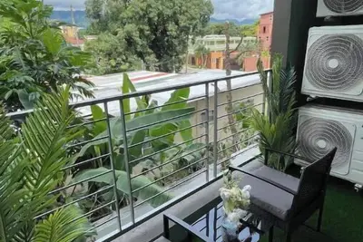N-Mac luxury 2 Bedroom Rental unit, pool&jaccuzi