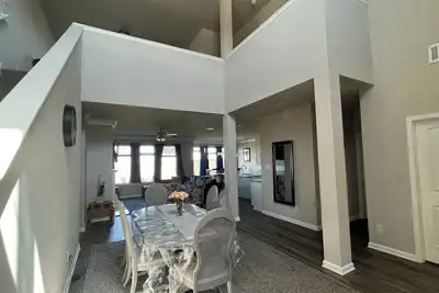 Image de Amazing new house in an incredible community surrounded by lakes